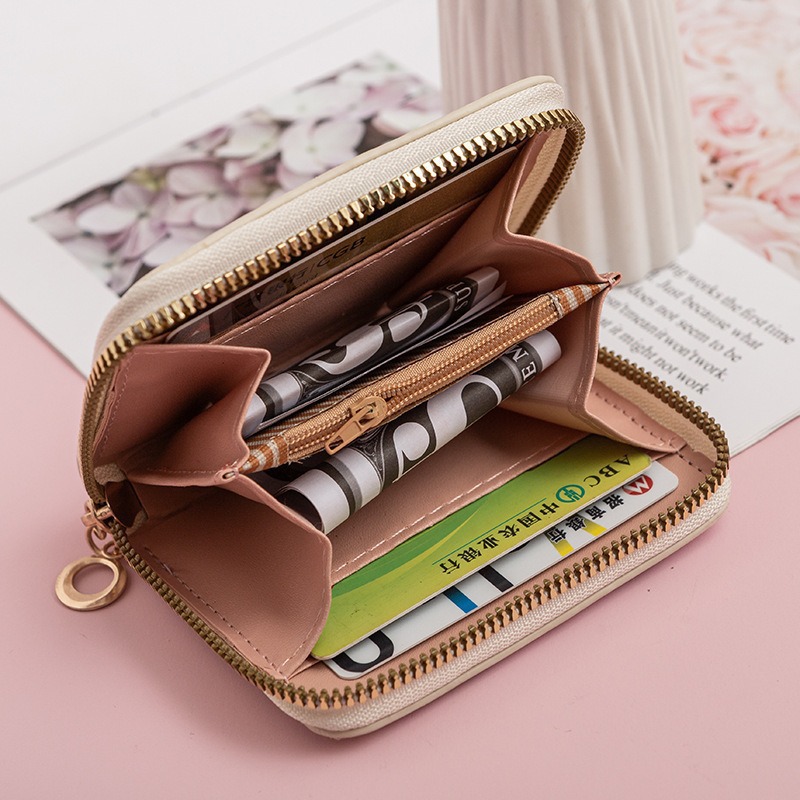 Sanrio Hello Kitty Cartoon Coi - Bifold Leather Wallet 리뷰 및 가격